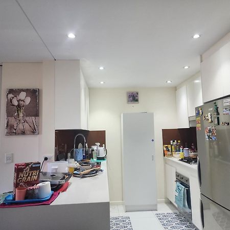 Parramatta Shared Apartment シドニー エクステリア 写真